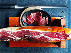 FOOD & DRINK PHOTOGRAPHY + MOTION