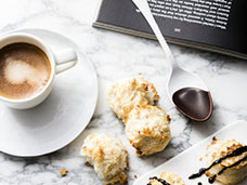 FOOD & DRINK PHOTOGRAPHY + MOTION