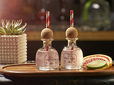 FOOD & DRINK PHOTOGRAPHY + MOTION