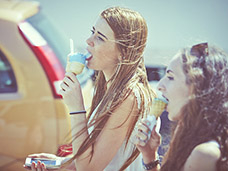 PEOPLE & LIFESTYLE PHOTOGRAPHY + MOTION