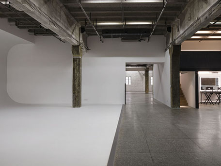 INTERNATIONAL RENTAL STUDIOS