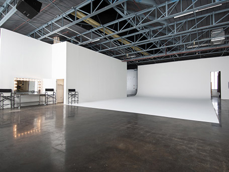 INTERNATIONAL RENTAL STUDIOS