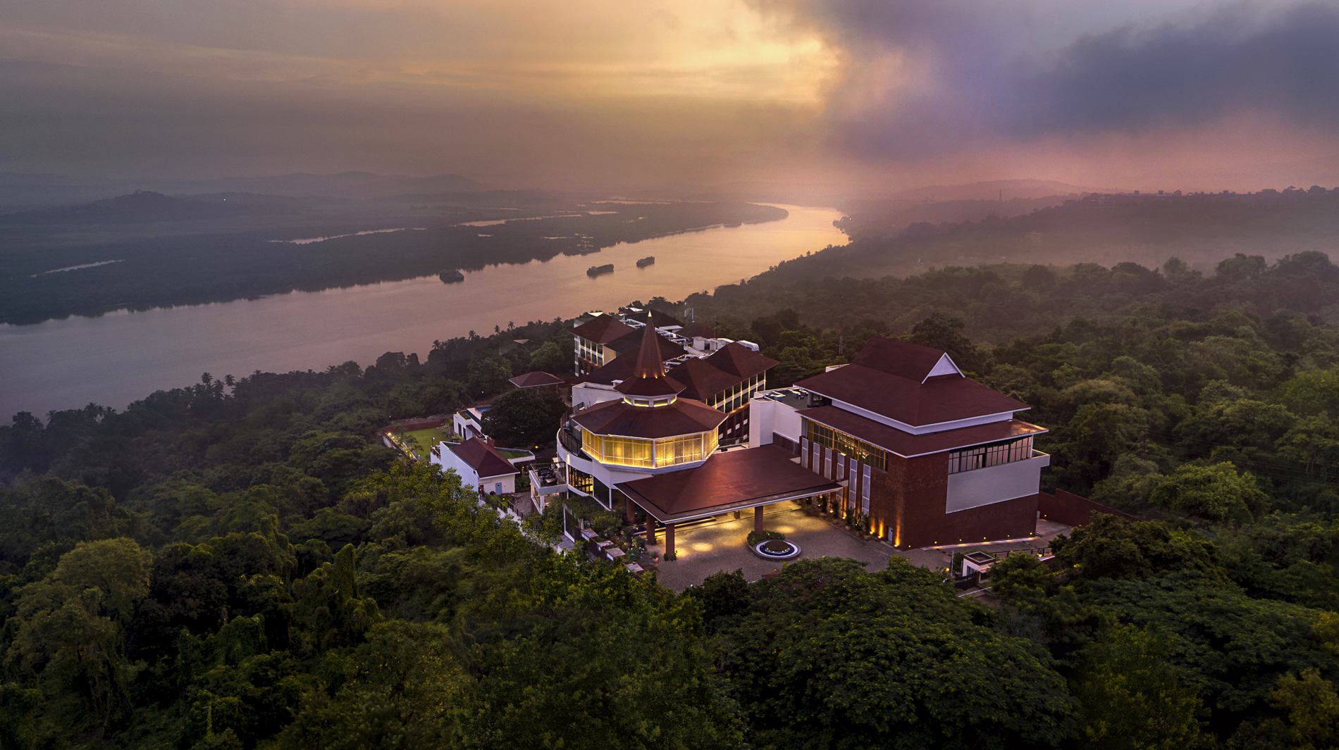 SUDHIR RAMCHANDRAN PHOTOGRAPHY