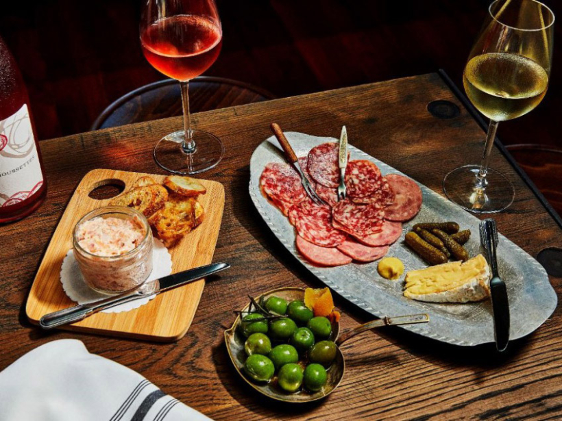 FOOD & DRINK PHOTOGRAPHY & MOTION