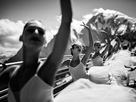 PEOPLE & LIFESTYLE PHOTOGRAPHY + MOTION