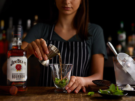 FOOD & DRINK PHOTOGRAPHY & MOTION
