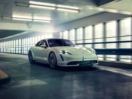 CAR & TRANSPORTATION PHOTOGRAPHY & MOTION