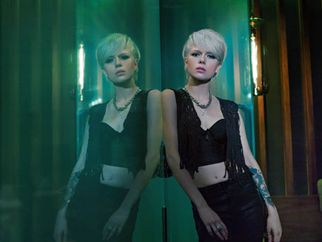 FASHION & BEAUTY PHOTOGRAPHY + MOTION