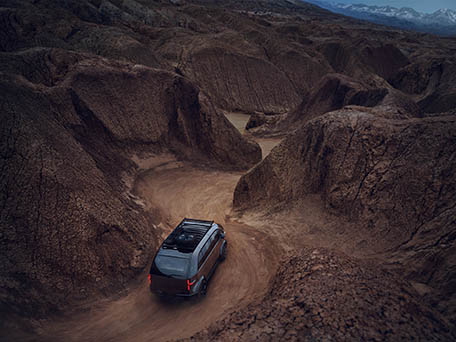 CAR, TRANSPORTATION AND LANDSCAPE PHOTOGRAPHY & MOTION