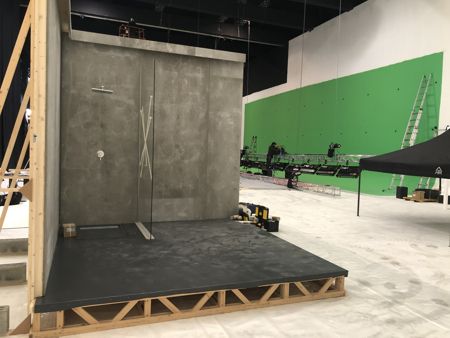 Four Studios Communication