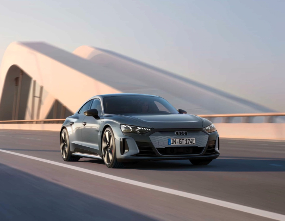 Dubai & Abu Dhabi - Thjnk - Uwe Düttmann - AUDI e-tron GT