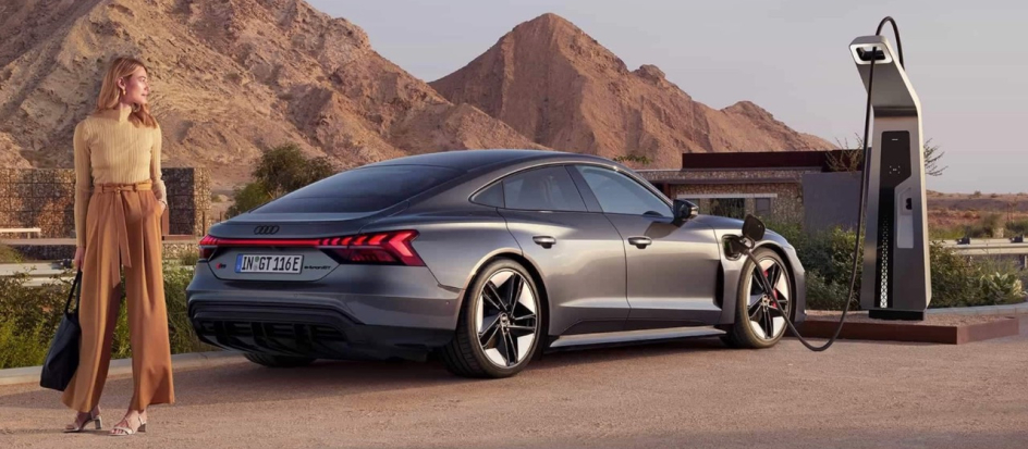 Dubai & Abu Dhabi - Thjnk - Uwe Düttmann - AUDI e-tron GT