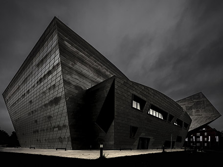 INTERIOR, ARCHITECTURE AND AERIAL PHOTOGRAPHY & MOTION