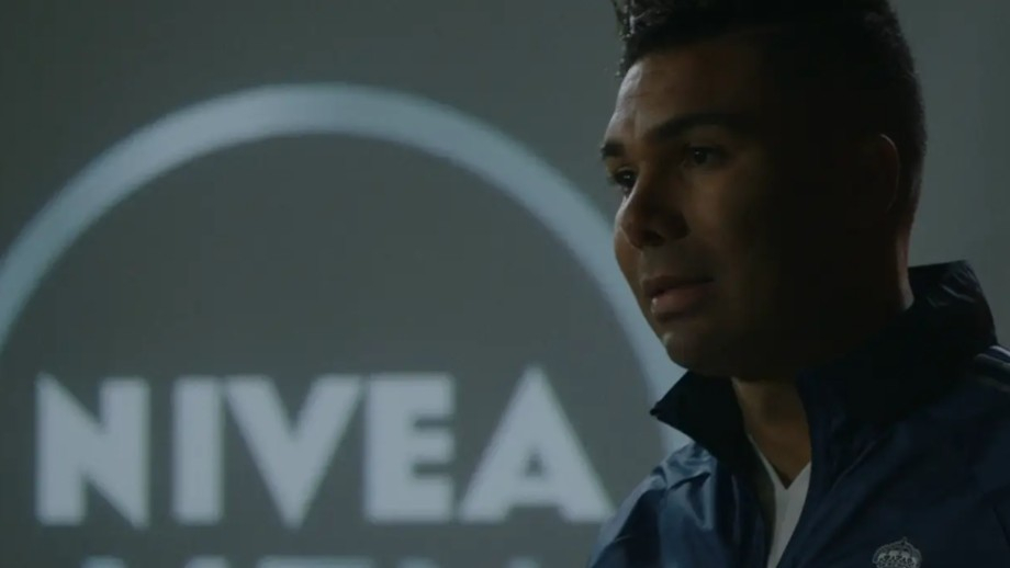 Ava.