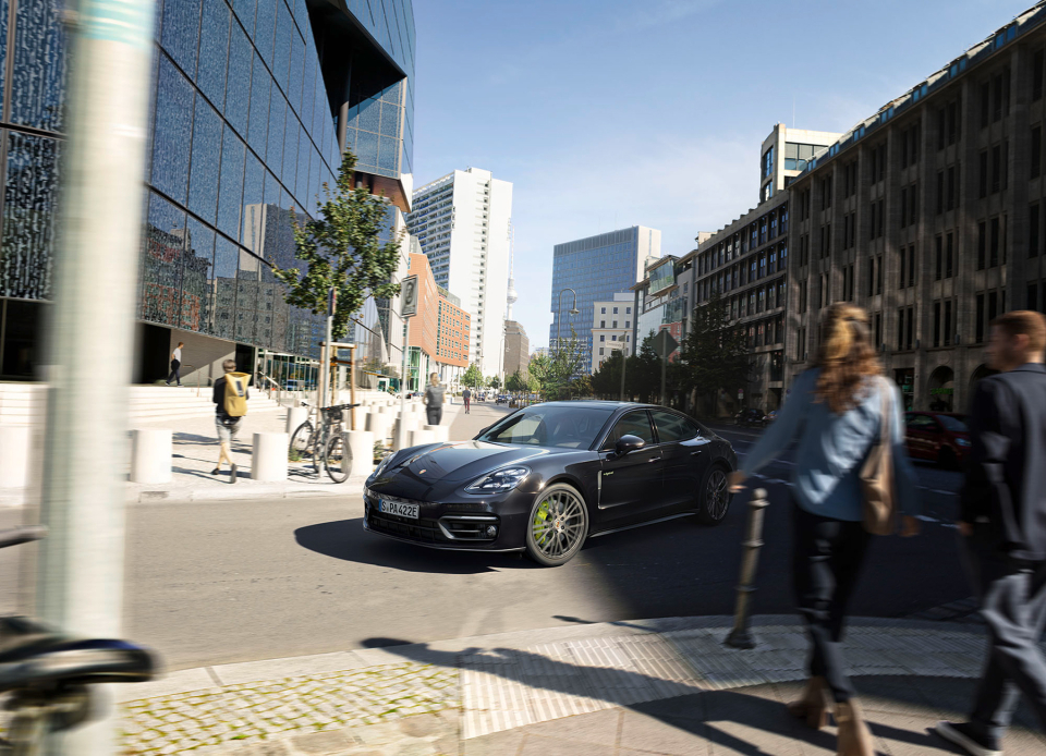 Production/Location/Casting: Claas Cropp Creative Productions - Anna Kürner - Stephanie Franzius - Tim Lehnebach - Grabarz&Partner - Jan Steinhilber - PORSCHE PANAMERA