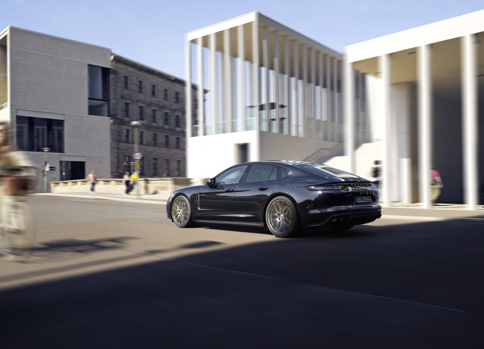 Production/Location/Casting: Claas Cropp Creative Productions - Anna Kürner - Stephanie Franzius - Tim Lehnebach - Grabarz&Partner - Jan Steinhilber - PORSCHE PANAMERA