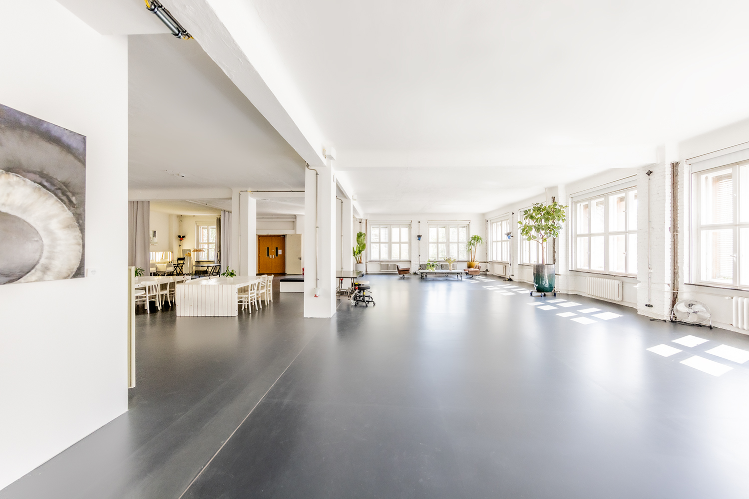 1ST FLOOR STUDIO