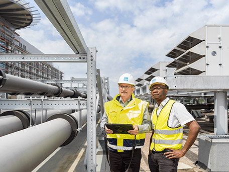 CORPORATE, INDUSTRIAL AND HEALTHCARE PHOTOGRAPHY