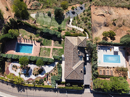 INTERIOR, ARCHITECTURE & AERIAL PHOTOGRAPHY