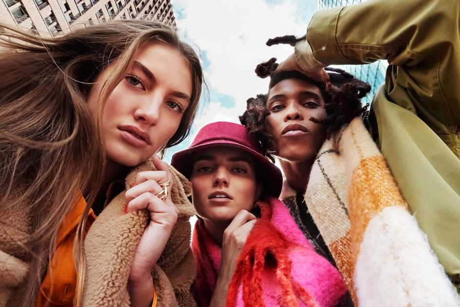 Jung von Matt - Piet Truhlar - Deichmann Winter 2022 campaign