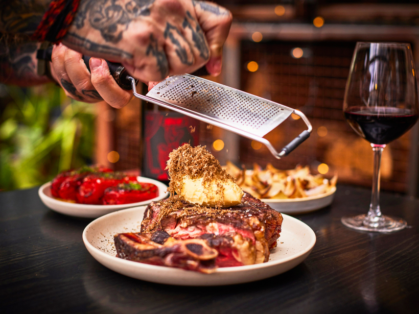 FOOD & DRINK PHOTOGRAPHY & MOTION