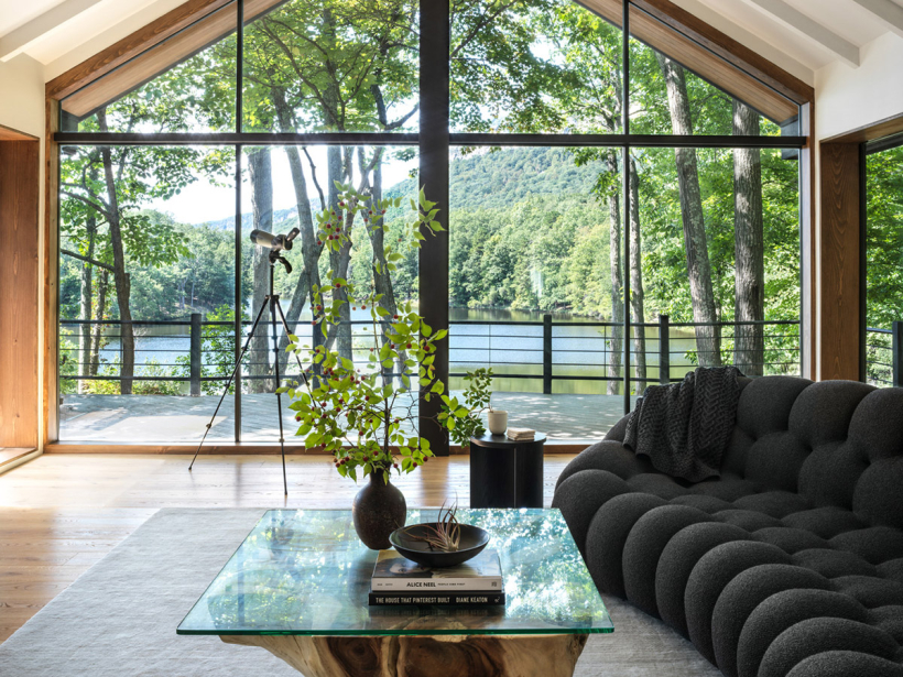INTERIOR, ARCHITECTURE & AERIAL PHOTOGRAPHY & MOTION