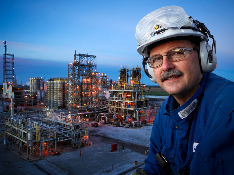 CORPORATE, INDUSTRIAL & HEALTHCARE PHOTOGRAPHY & MOTION
