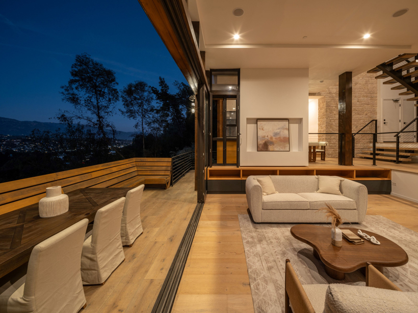 INTERIOR, ARCHITECTURE & AERIAL PHOTOGRAPHY