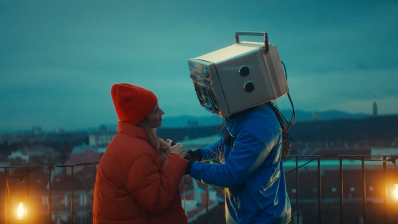 COMMERCIAL PRODUCTIONS, DIRECTORS & DOPS