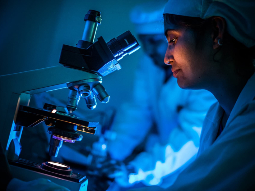 CORPORATE, INDUSTRIAL & HEALTHCARE PHOTOGRAPHY & MOTION