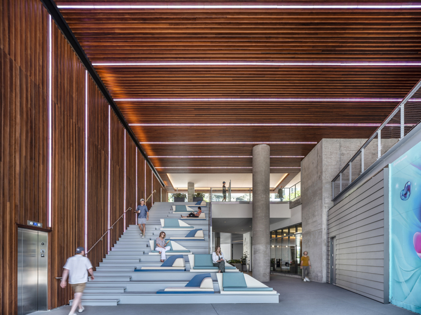 INTERIOR, ARCHITECTURE & AERIAL PHOTOGRAPHY & MOTION