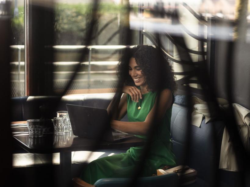 PEOPLE & LIFESTYLE PHOTOGRAPHY & MOTION